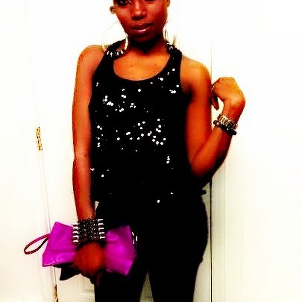 Meet your Posher, Tee